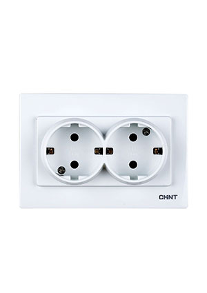 715402, 2-местная розетка с заземляющим контактом 16А 250В рамочная